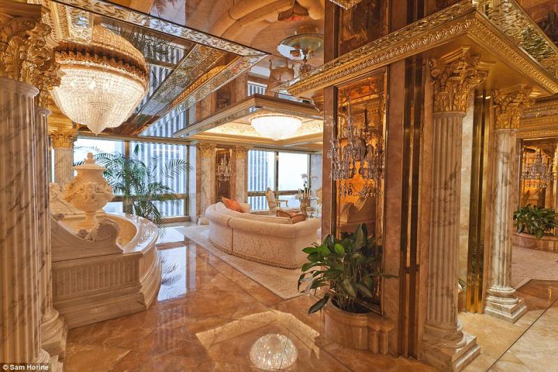 casa-trump-con-marmo-e-finiture-in-oro-zecchino-732308